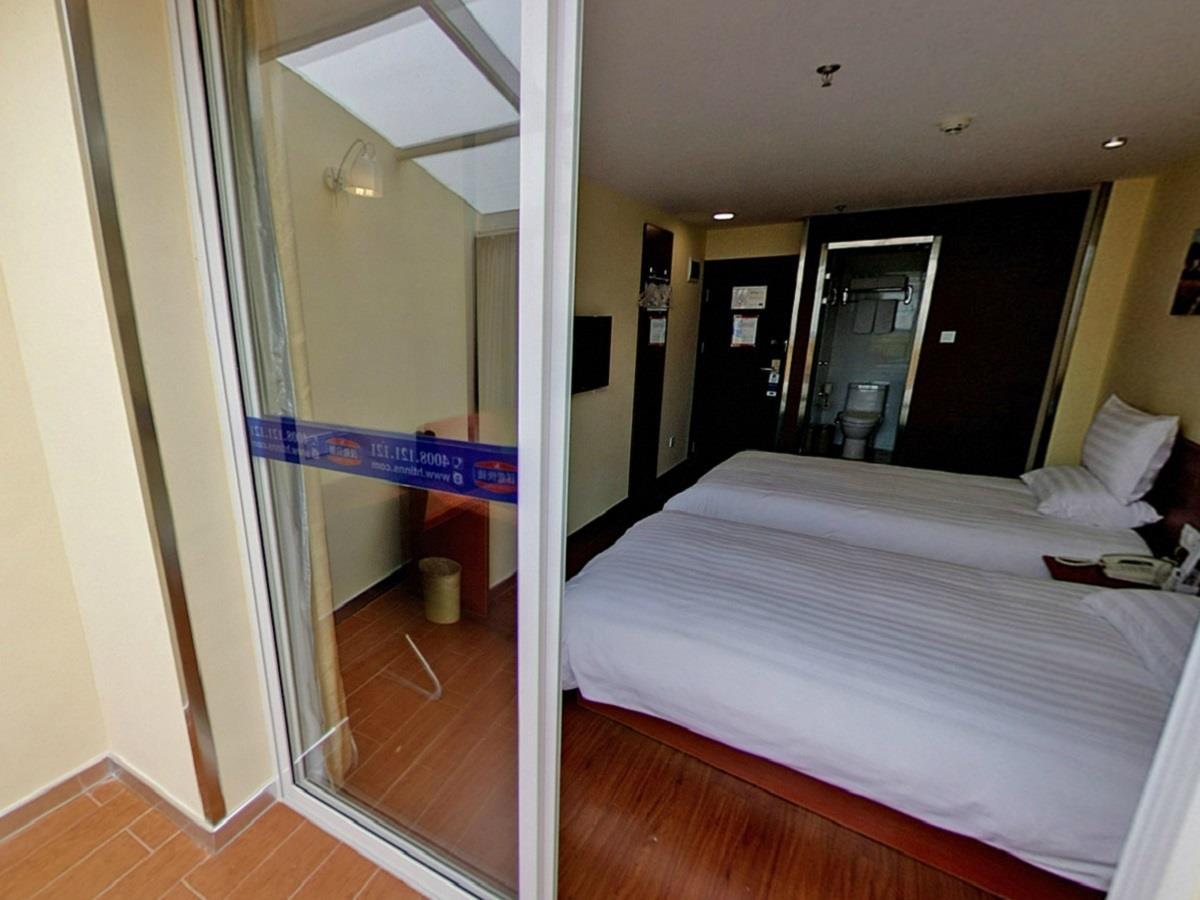 Hanting Express Shanghai Middle Sichuan Road Exterior photo