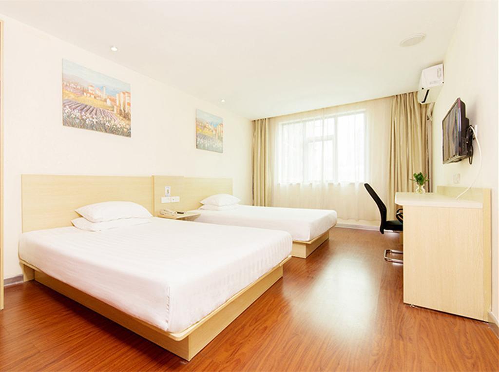 Hanting Express Shanghai Middle Sichuan Road Exterior photo